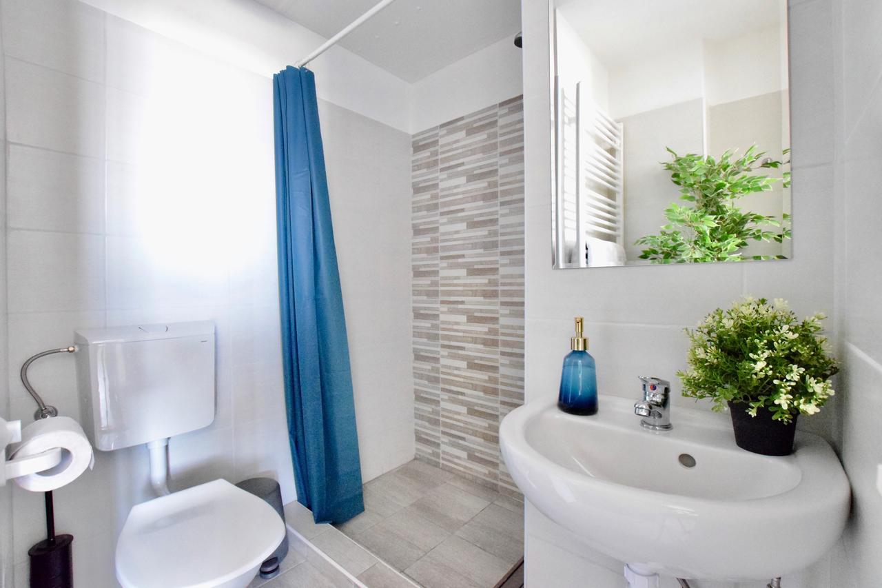 Standard Apartment By Hi5 - Bazilika Suite Boedapest Buitenkant foto
