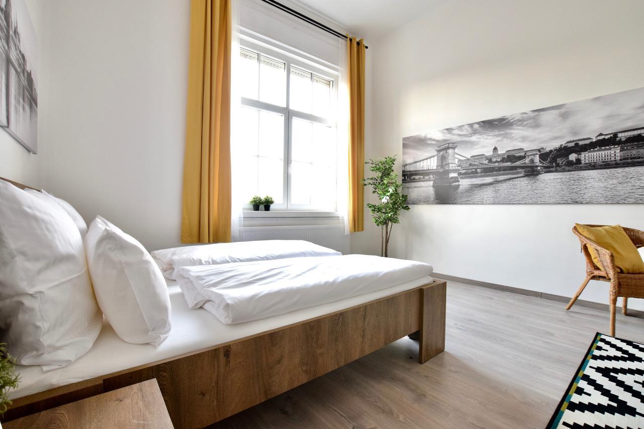 Standard Apartment By Hi5 - Bazilika Suite Boedapest Buitenkant foto