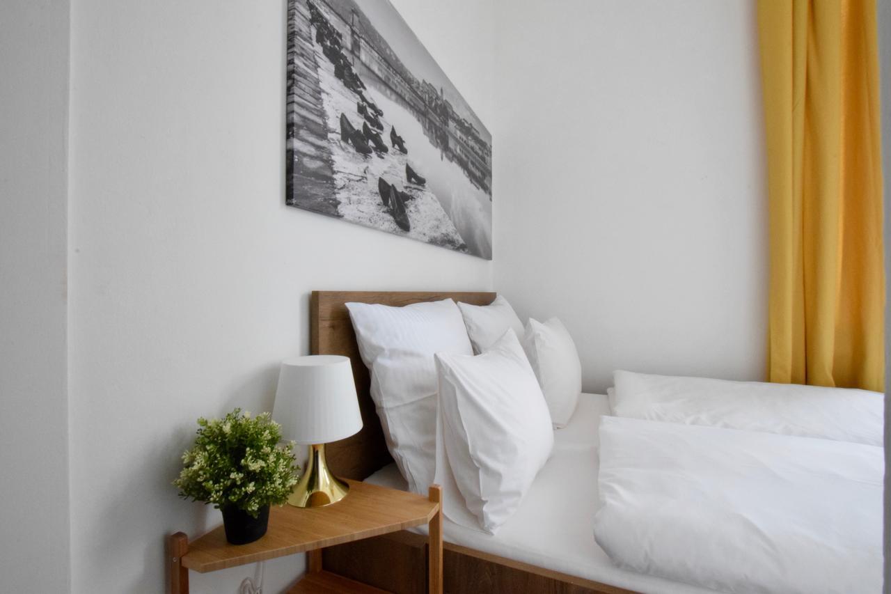 Standard Apartment By Hi5 - Bazilika Suite Boedapest Buitenkant foto