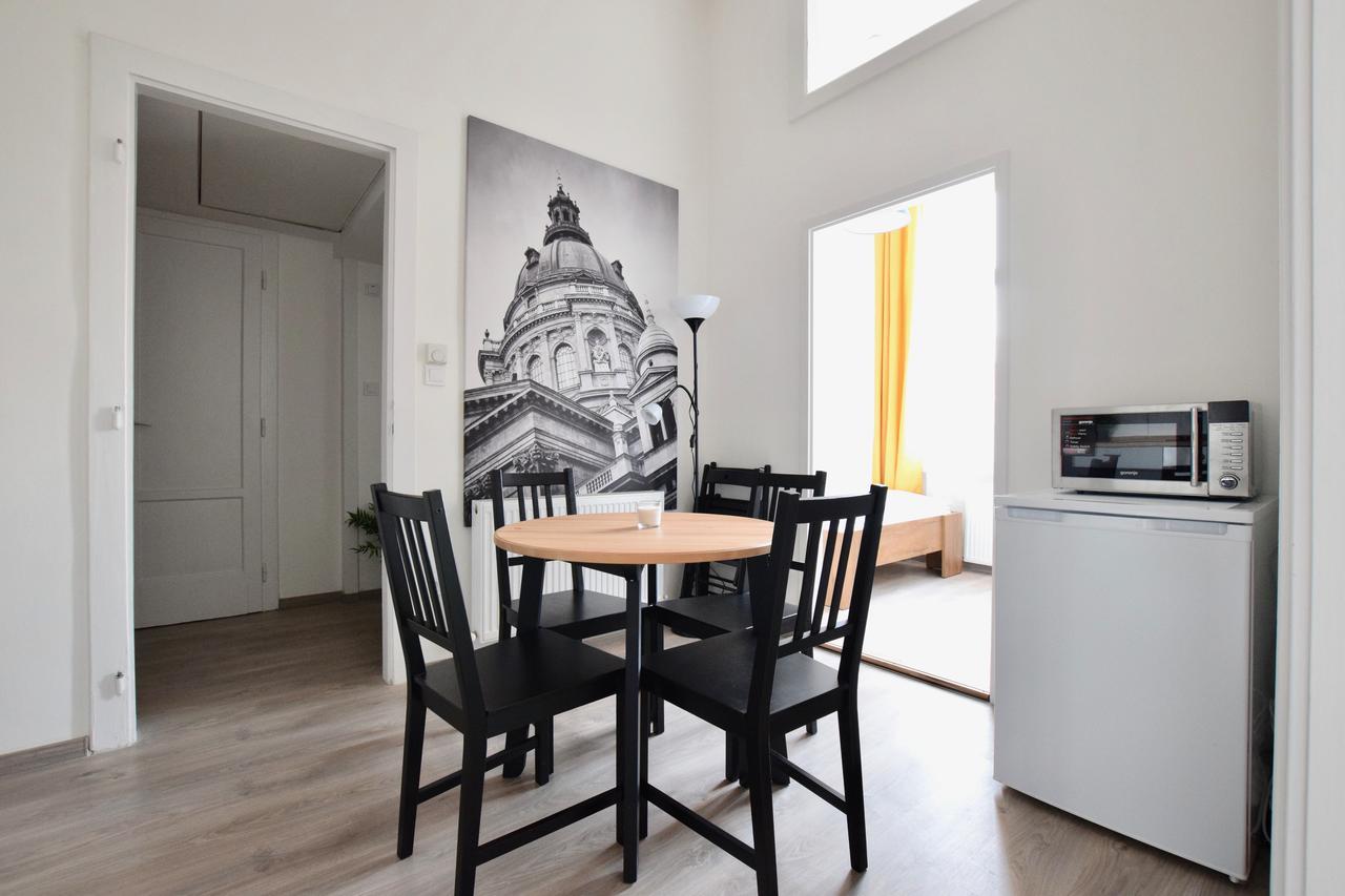 Standard Apartment By Hi5 - Bazilika Suite Boedapest Buitenkant foto