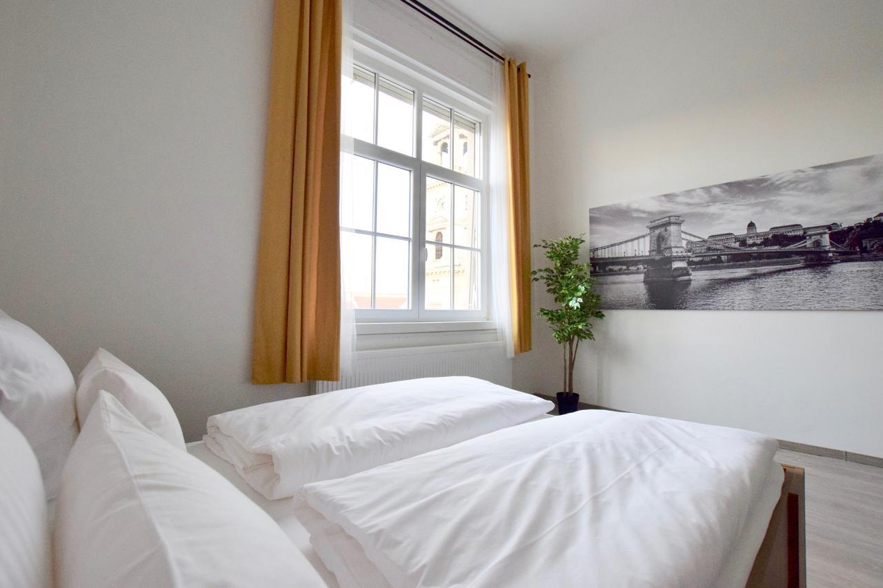 Standard Apartment By Hi5 - Bazilika Suite Boedapest Buitenkant foto