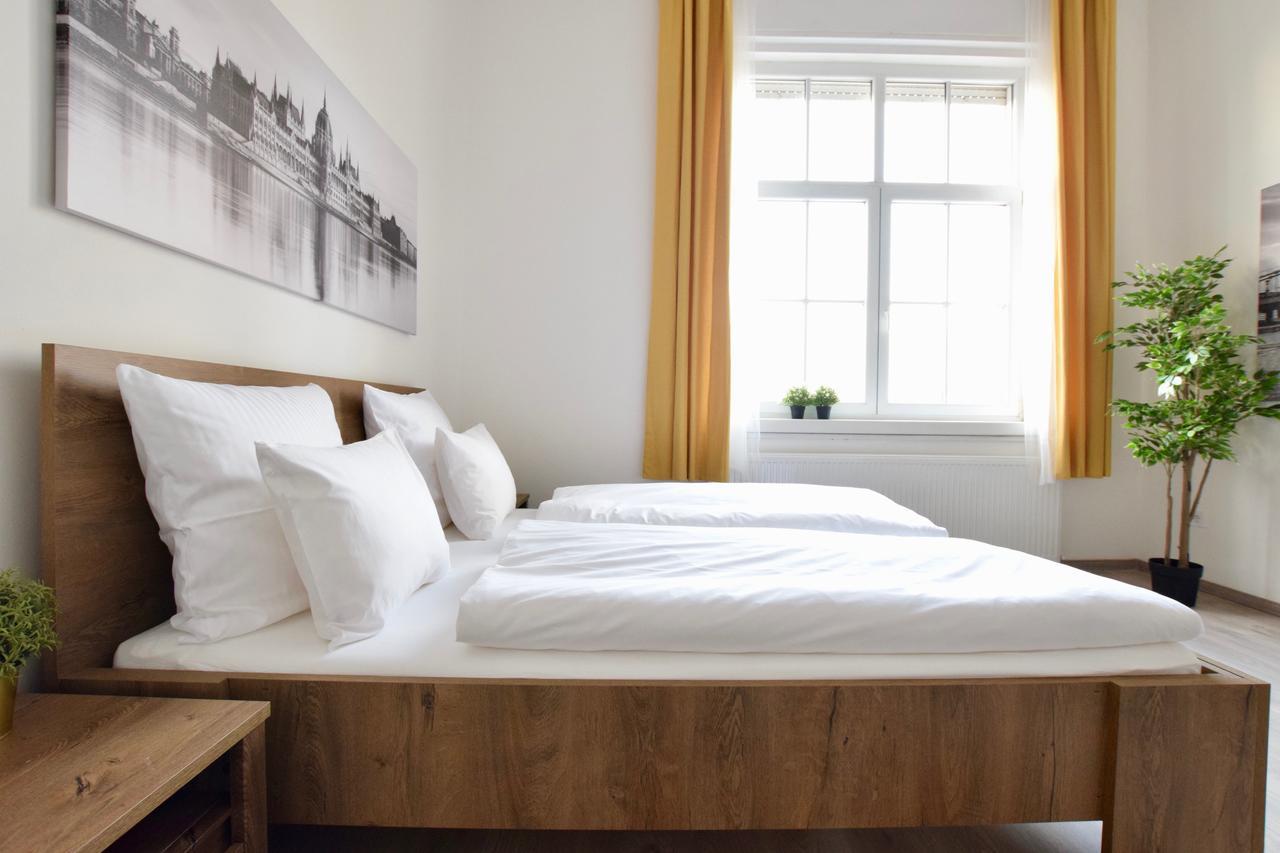 Standard Apartment By Hi5 - Bazilika Suite Boedapest Buitenkant foto